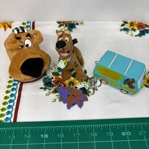Scooby-Doo Hanna Barbera Y2K 90s 4-Piece Keychain Set